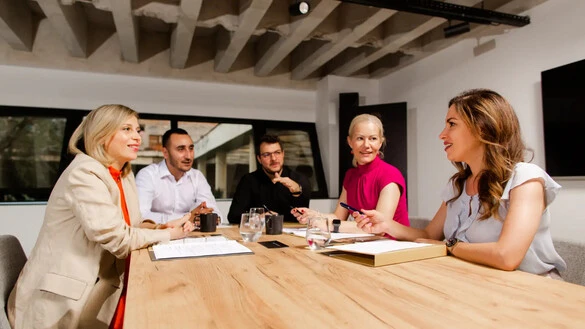 vesti/corporate-advisoyr-boar_7